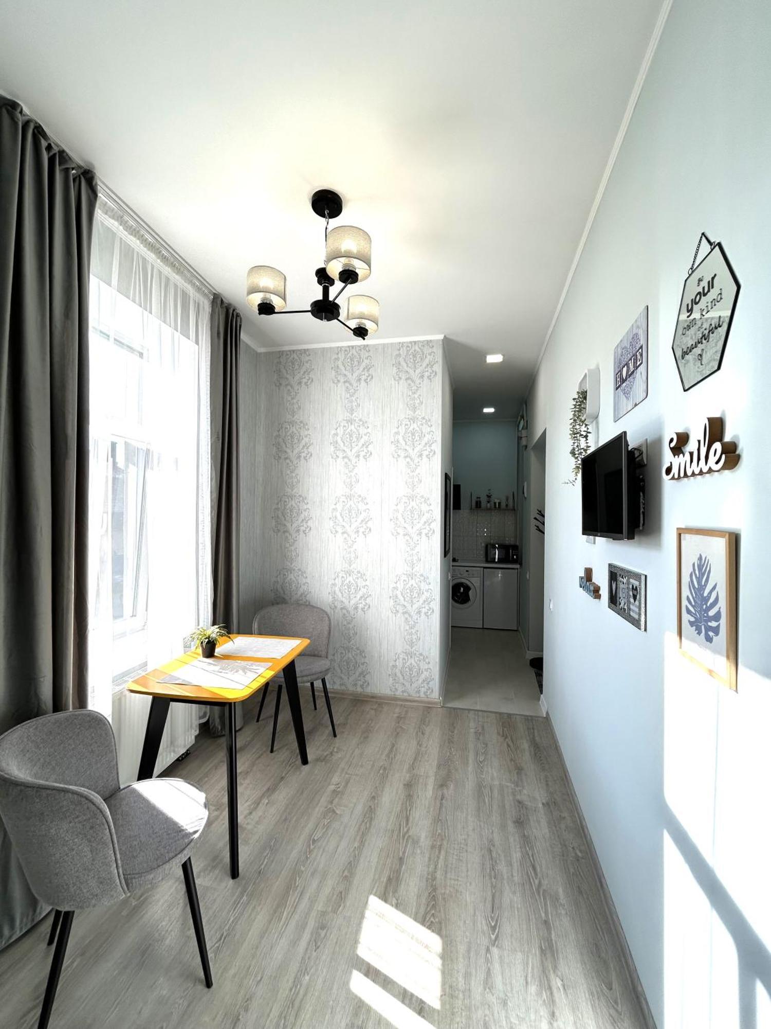 Romantic Apartment In The Сity Сenter Lviv Exterior foto